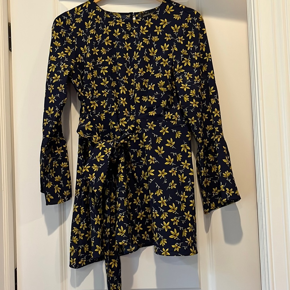 Floral maternity top elegant and flattering with ribbon tie front. Size S